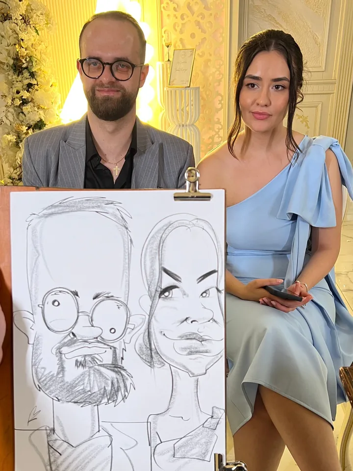 Caricatura unui director la after-party corporate la hotel din Eforie Nord